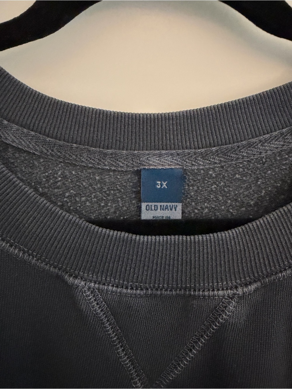 Old navy sweatshirt - Picture 2 of 3